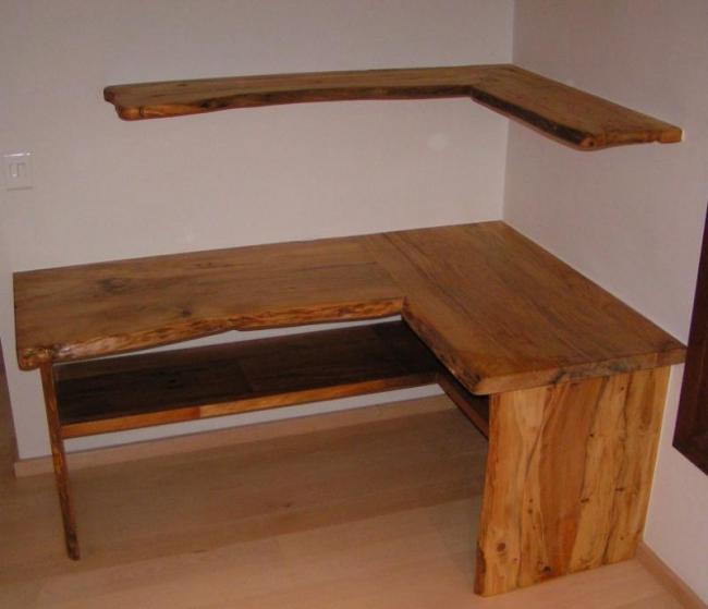 Stone Pine - Desk.JPG